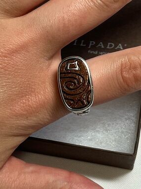 New Silpada Inspiration Ring. Stamped 925. Wood engraving. Size 8